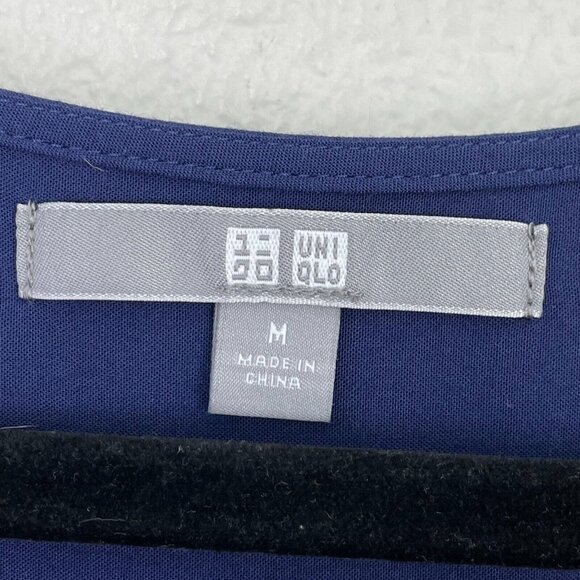 Uniqlo Womens Medium Blue Long Sleeve Blouse Stretch Round Neck Shirt Top - Picture 3 of 9